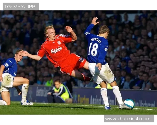 曼联与埃弗顿对决内维尔兄弟的传奇故事与足球生涯回顾 曼联与埃弗顿对决内维尔兄弟的传奇故事与足球生涯回顾