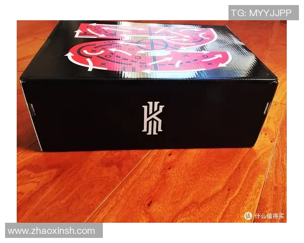 欧文新鞋发布会引发争议踩踏耐克Logo展现艺术无界限的真实表达 欧文新鞋发布会引发争议踩踏耐克Logo展现艺术无界限的真实表达